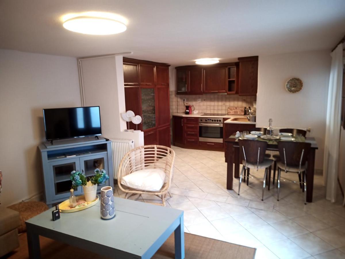 Apartment Plateia *
